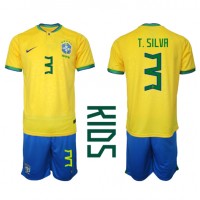 Brasilien Thiago Silva #3 Replika babykläder Hemmaställ Barn VM 2022 Kortärmad (+ korta byxor)
